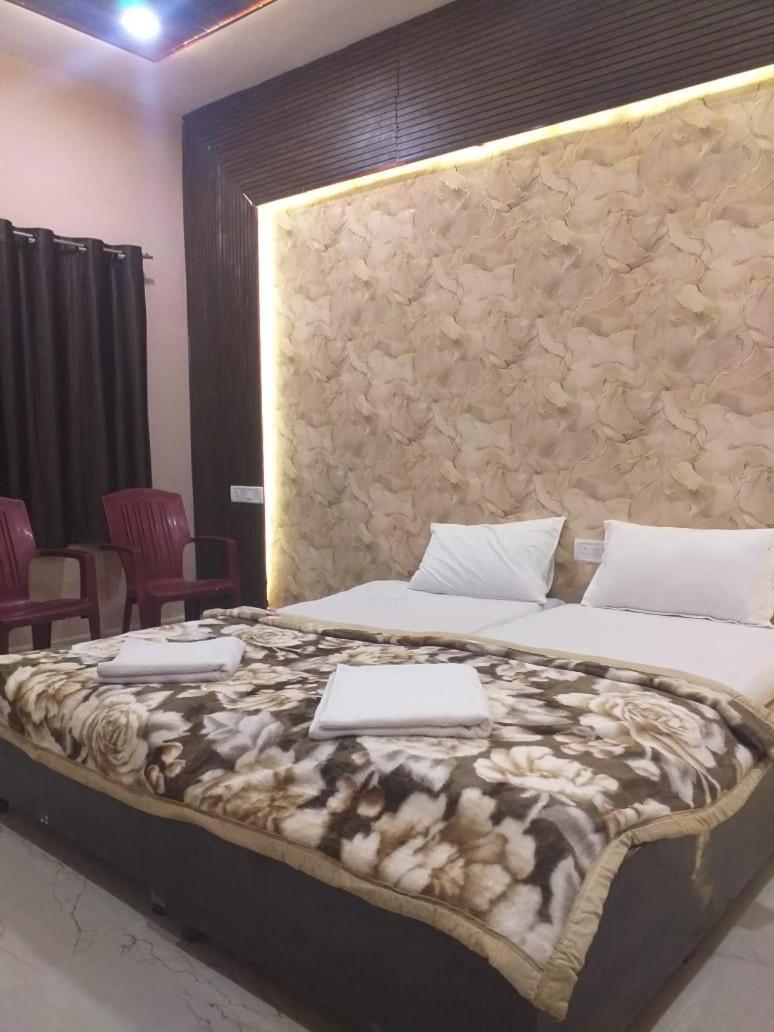 Radhe Krishna Villa Dhanwar Ngoại thất bức ảnh
